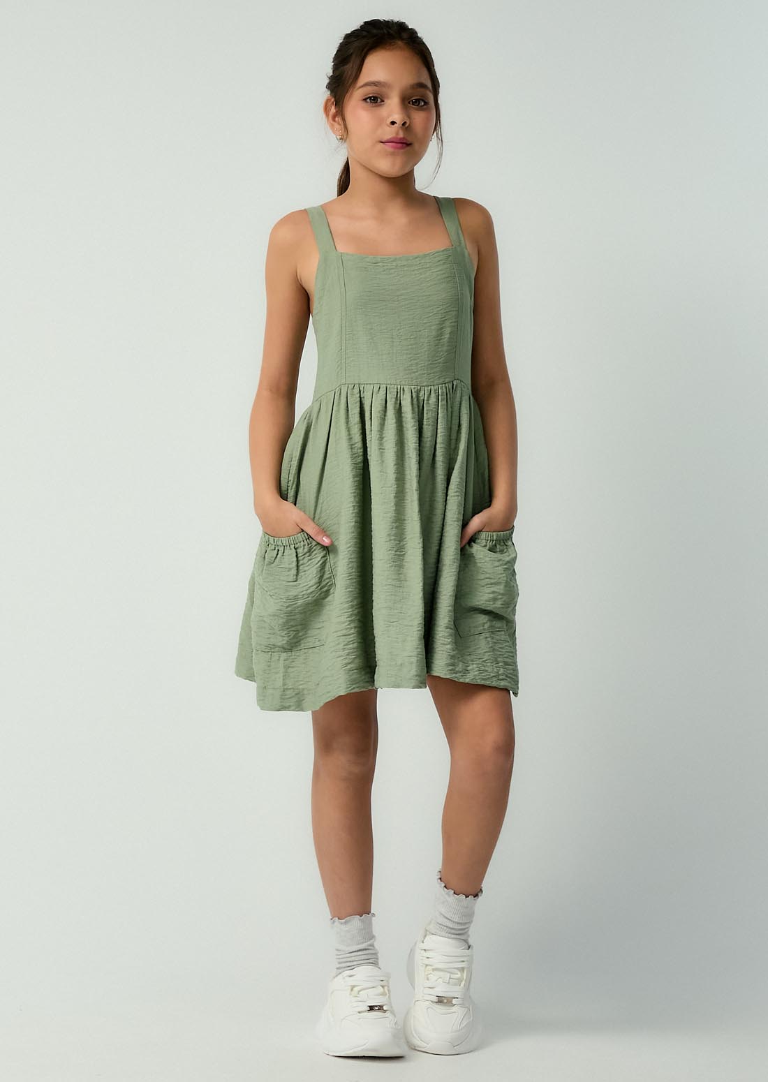 Vestido verde militar con bolsillos para niñas