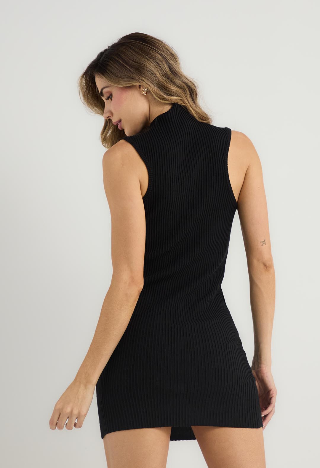 Vestido negro tejido para mujer
