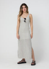 Vestido marfil con abertura en costados para jóvenes