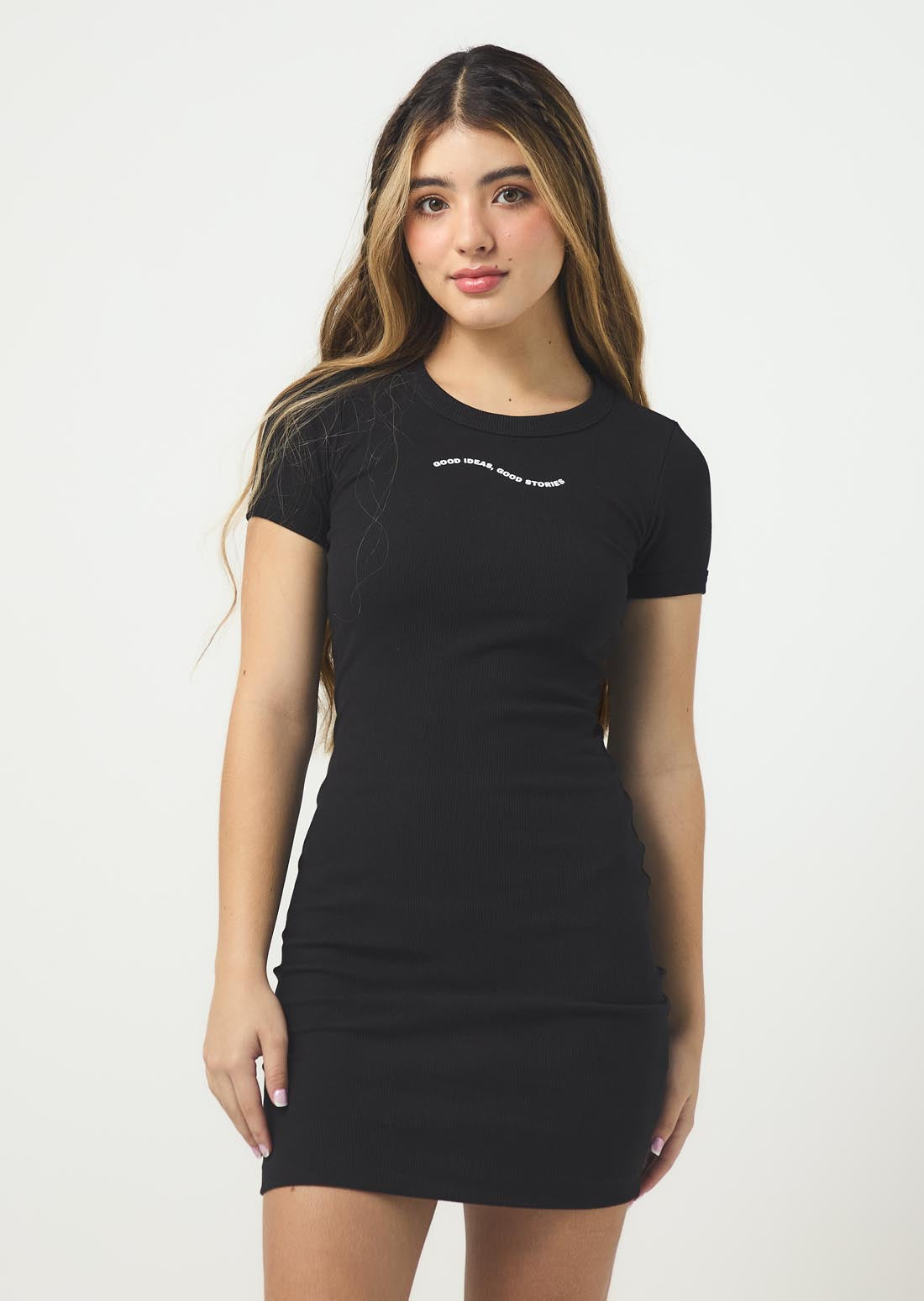 Vestido negro manga corta para jóvenes